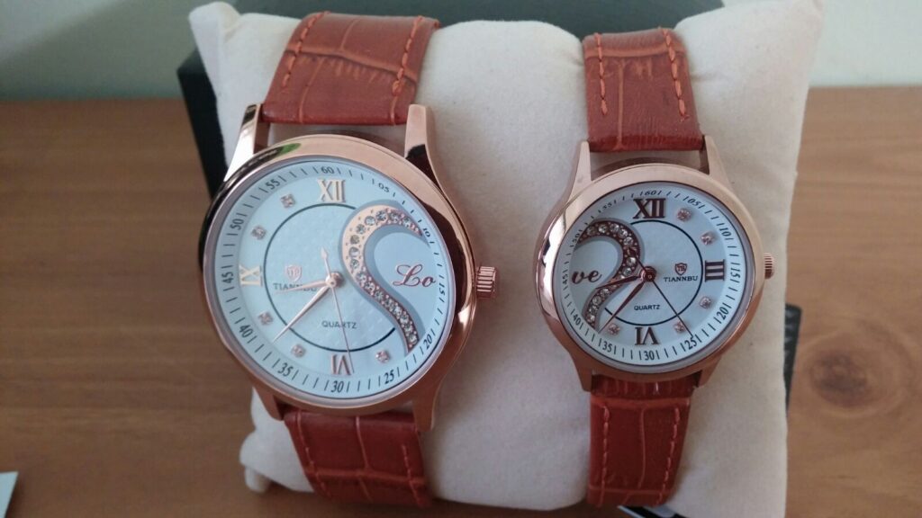 Couples wrist watch set